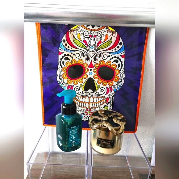 Wicked Vanilla Woods Candle w/ Specialty Lid PLUS Tote - Picture 2 of 14